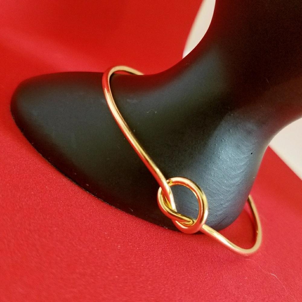🎉HOST PICK🎉 Gold Love Knot Bangle Bracelet - Picture 3 of 5